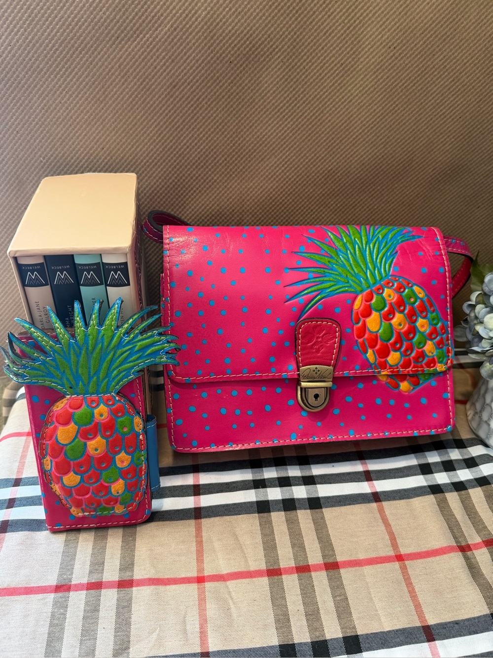 Patricia Nash Lanza Hot Pink Pineapple Crossbody with Matching Card Holder